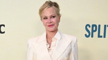 melanie-griffith-stuns-in-black-swimsuit-during-wellness-retreat:-‘healing-and-renewal’