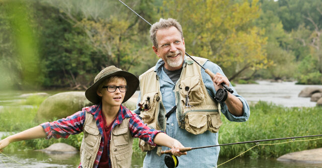 trump-uses-executive-order-to-expand-hunting-and-fishing-opportunities