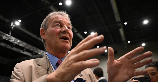 far-left-protesters-attacked-restore-britain-leafleting-campaigners,-rupert-lowe-claims