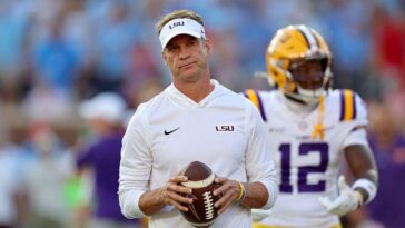 lane-kiffin-couldn’t-help-himself,-takes-petty-shot-at-ole-miss-fans-after-lsu-loss-in-his-return-to-oxford