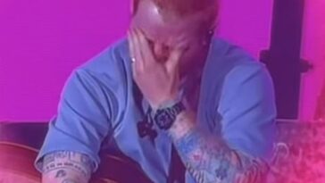 what-a-coward:-british-singer-ed-sheeran-cries-on-stage-as-he-takes-a-shot-at-trump’s-america-–-also-caves-to-anti-israel-mob-on-gaza-(video)