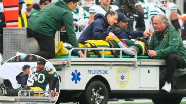 jayden-reed,-zach-bako-bewele-carted-off-field-in-terrifying-packers-scenes