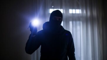 burglar-breaks-glass,-alerts-armed-alabama-homeowner-–-it’s-last-mistake-he-ever-made