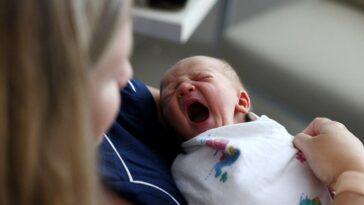 massachusetts’-plan-to-offer-postpartum-screening-home-visits-sparks-online-debate