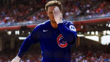 cubs-star-alex-bregman-hospitalized-after-taking-brutal-foul-ball-to-the-face