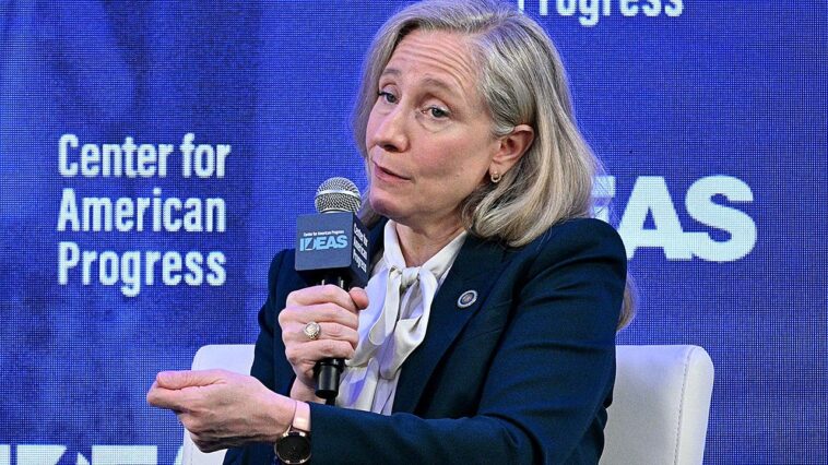 midterm-history-massively-favors-democrats.-but-they-are-making-a-big-mistake