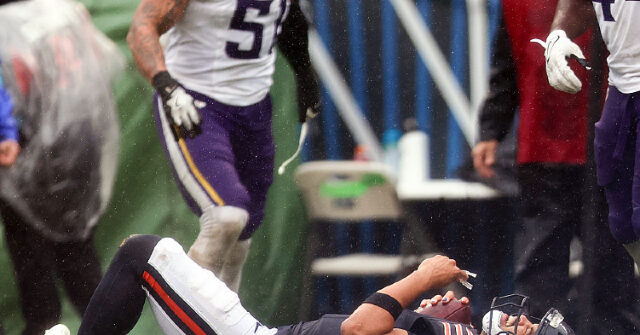 fans-blast-bears’-caleb-williams-for-screaming-over-reportedly-minor-hamstring-injury:-‘what-a-joke!’