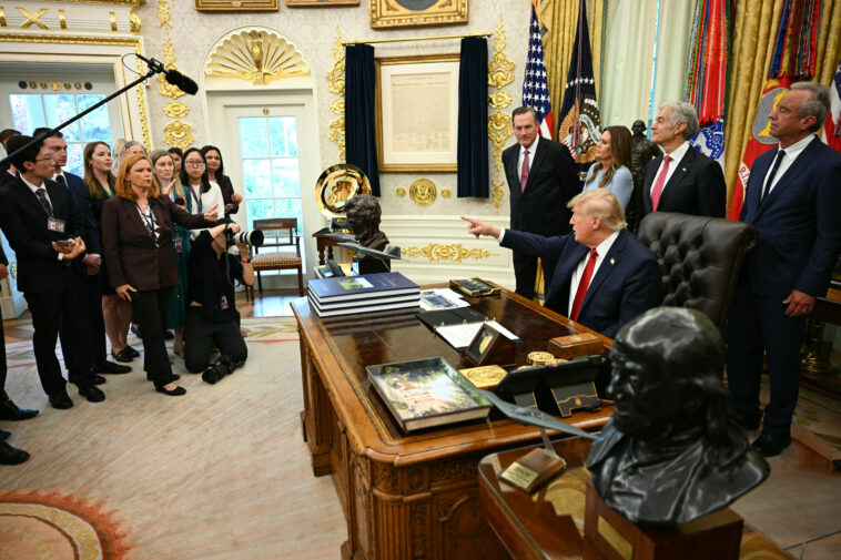 white-house-fact-check-dismantles-press-ban-outrage-with-obama’s-own-record