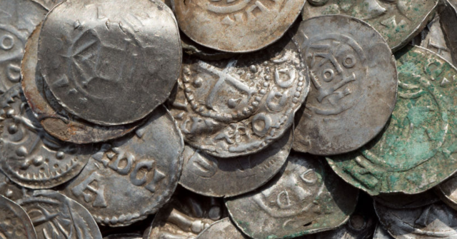video-—-denmark:-homeowner-finds-10th-century-viking-treasure-hoard-during-patio-renovation