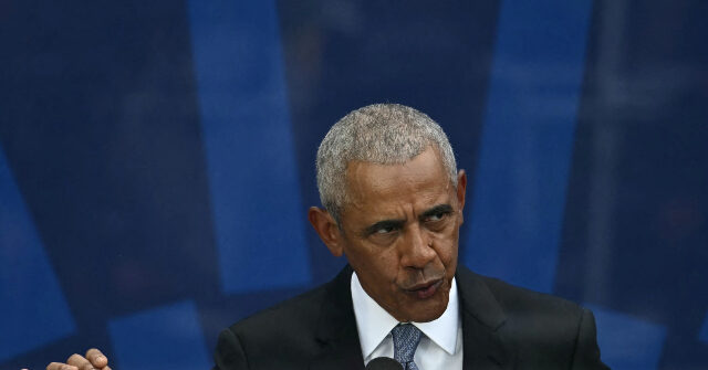 barack-obama-attacks-donald-trump-over-ai-again