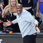 knicks-have-mike-brown’s-new-replay-‘challenge-guy’-after-jordan-brink-left-for-bulls