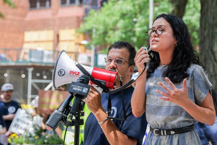 dem-candidate-doubles-down-on-pledge-to-fight-‘fascism’-in-congress