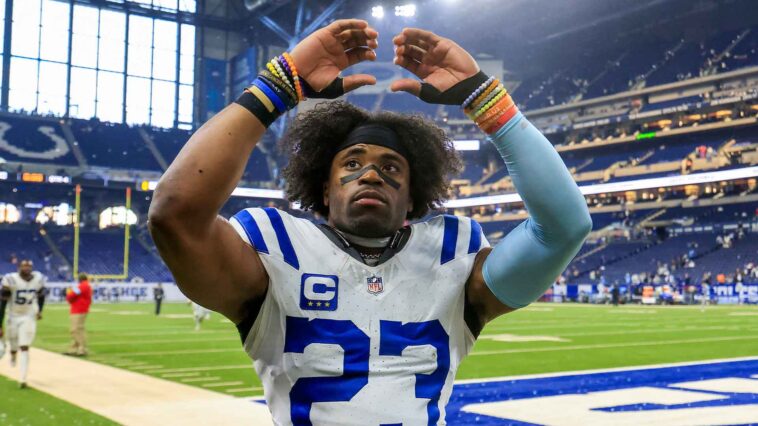 eagles-reportedly-sign-former-pro-bowl-cb-kenny-moore-ii-to-practice-squad