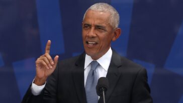 watch:-obama-walks-into-own-trap,-trashes-trump-wh-for-booting-cnn,-then-video-of-his-wh-booting-fox-hits
