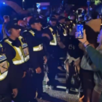 british-migration-revolt:-citizens-blockade-gosport-harbor-while-mass-police-presence-tries-to-bring-inflatable-boat-invaders-into-the-country-(videos)