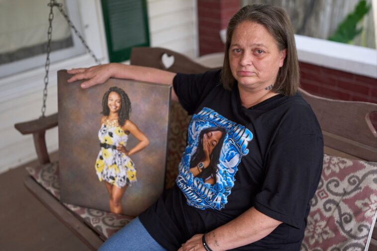 mississippi-police-make-2nd-arrest-in-death-of-black-woman-found-hanging-from-tree,-seek-3rd-suspect