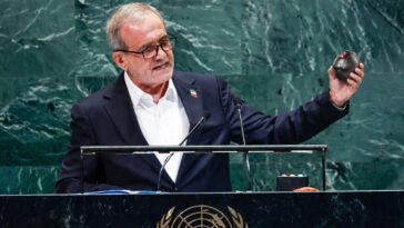 iranian-president-addresses-un-while-holding-a-thermal-detonator