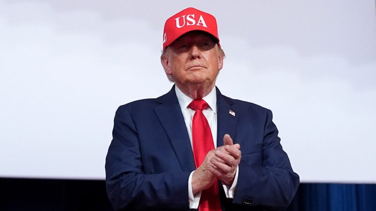 trump-to-attend-texas-vs-tennessee-in-high-stakes-college-football-showdown