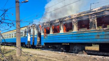 ukraine-field-report:-russian-bomb-kills-sumy-couple-as-drone-hits-commuter-train-in-kharkiv-region