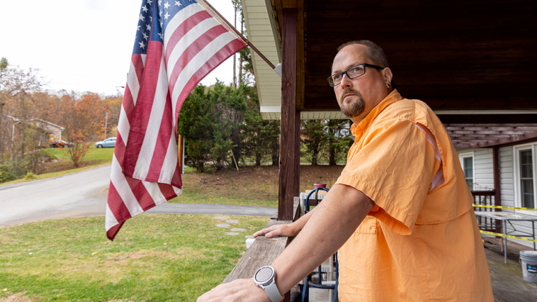 tennessee-cops-raided-man’s-home-after-he-criticized-officer-for-speeding:-lawsuit