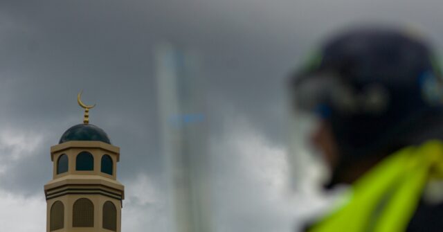 uk-police-impartiality-undermined-by-muslim-staff-networks-who-defend-terror-groups:-report