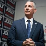 florida’s-‘moderate’-democrat-rolls-out-welcome-mat-for-kamala