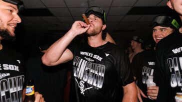 white-sox-complete-amazing-turnaround-with-historic-playoff-clincher
