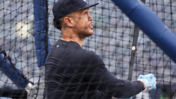 giancarlo-stanton-‘looks-great’-hitting-off-machine-as-yankees-roster-decision-looms
