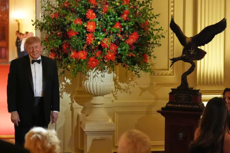 trump-gifts-xi-a-bald-eagle-sculpture-—-invites-him-to-tour-new-ballroom-—-at-white-house-state-dinner