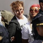 watch:-actresses-susan-sarandon-and-hannah-einbinder-handcuffed-while-protesting-netanyahu’s-un-speech
