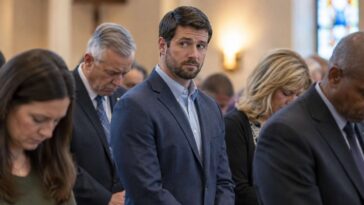man-once-again-loses-train-of-thought-during-prayer-and-starts-thinking-about-how-he’d-defend-the-church-from-muslim-terrorists