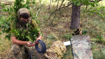 poland-says-russia-may-be-behind-‘arson’-of-starlink-base-station-that-impacted-ukrainian-military-internet
