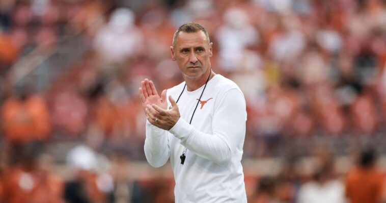 white-house-corrects-record-after-texas-coach-claims-trump-could-disrupt-comms-during-tennessee-game