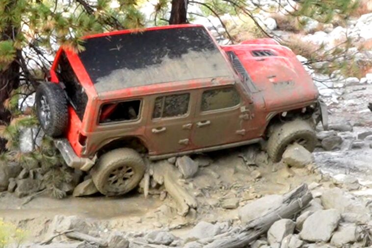 freak-storm-sweeps-jeep-passengers-hundreds-of-feet-down-riverbed-in-socal-mountains