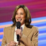 kamala-harris-uses-flower-analogy-to-explain-social-media-algorithms-while-discussing-ai,-midterms