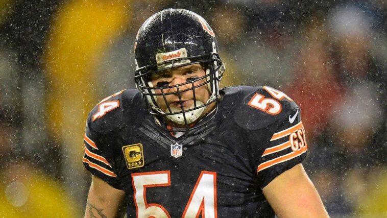 nfl-legend-brian-urlacher-rips-colin-kaepernick,-says-protests-wouldn’t-have-flown-in-his-locker-room