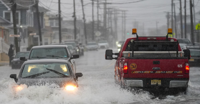 power-outages-hit-new-jersey,-new-york-as-powerful-nor’easter-slams-the-mid-atlantic-coast