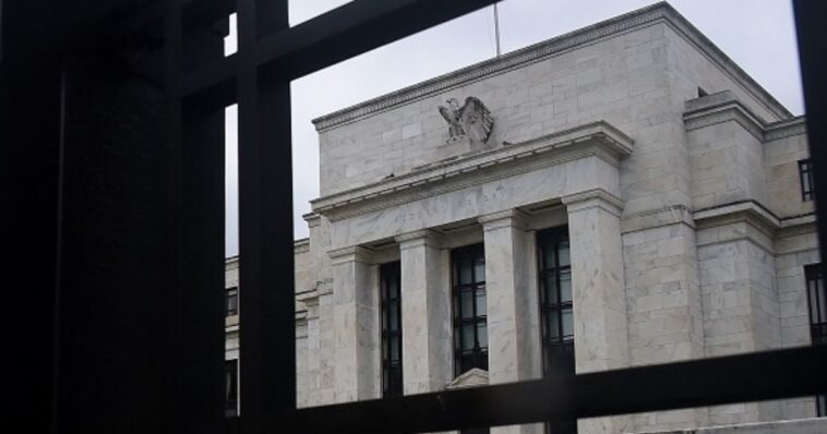 your-credit-cards-are-going-to-feel-the-fed’s-rate-hike-–-but-there-could-be-an-upside-for-savers