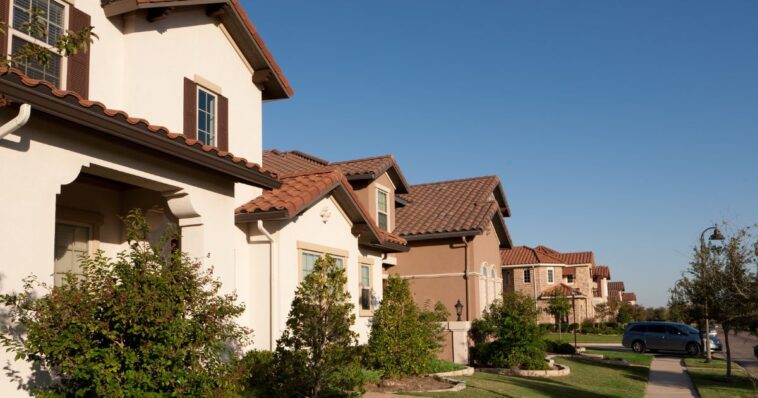 ‘hold-them-accountable’:-woman-doesn’t-back-down,-wins-three-year-war-against-hoa