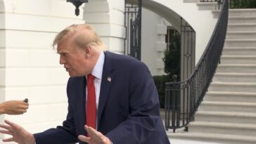 watch:-“quiet!”-–-trump-nukes-reporter-asking-about-cnn-ban