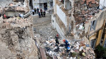 four-american-tourists-among-6-killed-after-explosion-levels-building-near-athens’-acropolis