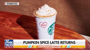 ‘gilmore-girls’-star-lauren-graham-reveals-her-go-to-fall-coffee-order-—-and-it’s-not-pumpkin-spice