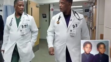 identical-twin-doctors-return-to-run-er-in-hometown-where-they-grew-up-so-poor-they-had-no-running-water