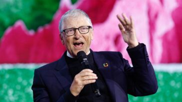 bill-gates-warns-artificial-intelligence-‘powerful-enough’-to-cause-‘a-billion-deaths’-if-unchecked
