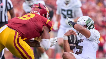 usc’s-desman-stephens-ii-suspended-for-dirty-hit-that-sent-oregon-qb-to-the-hospital