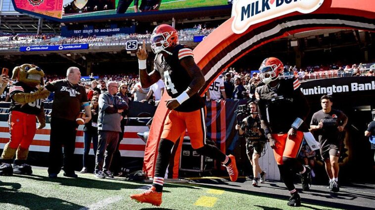 deshaun-watson-goes-from-cleveland-villain-to-hero-in-browns-upset-win,-as-home-crowd-turns-jeers-to-cheers