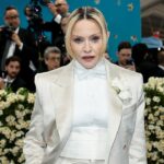 madonna-dominates-vmas-with-artist-of-the-year-win-after-showstopping-opening-performance