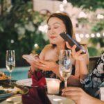 restaurants-lock-up-customers’-phones-as-devices-become-the-‘new-cigarettes’
