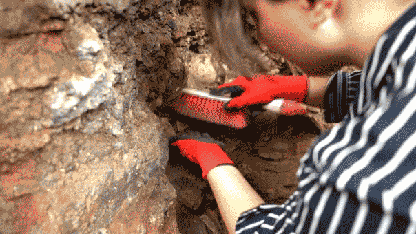 workers-renovating-major-city-street-stumble-on-ancient-discovery-buried-20-feet-below