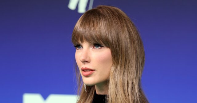 watch:-taylor-swift-dedicates-mtv-video-of-the-year-award-to-dolly-parton